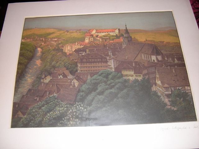 Strich-Chapell, Blick auf die Stiftskirche mit umliegenden Häusern, im Hintergru